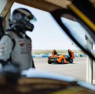 Illustration for article titled Back-to-Back: McLaren 650S and 12C GT3
